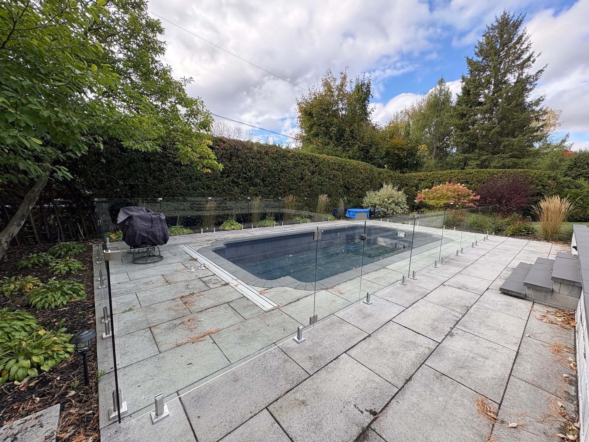 Installation sur mesure Clôture Plante
